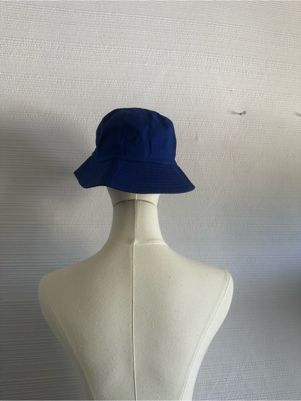 LA Blue Bucket Hat – Minimal Streetwear Aesthetic, 100% Cotton Sporty Casual - Picture 10 of 13